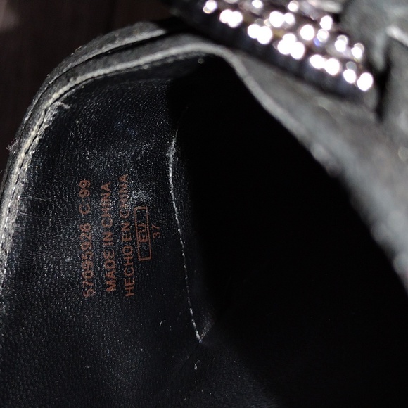 Violeta black suede kitten heels. Size 6.5 NWOT - Picture 8 of 10